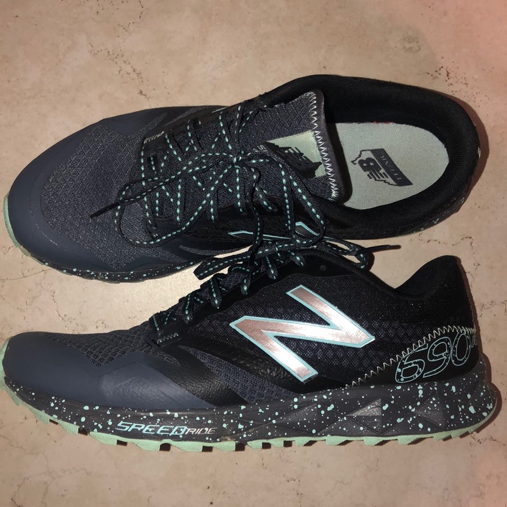 New Balance 690AT Size US 9